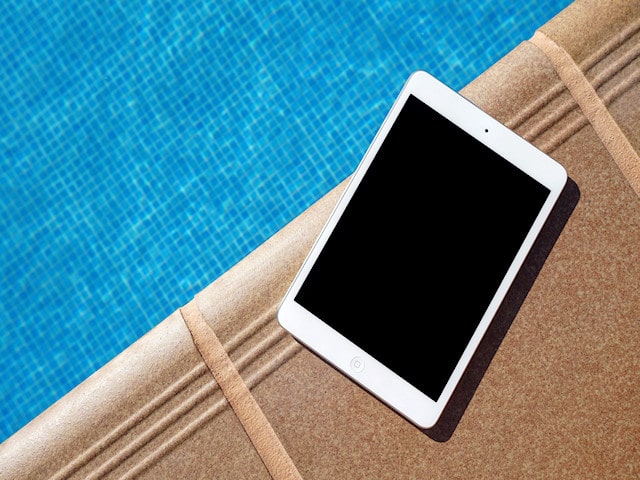 ipad-piscine-routeur-wifi